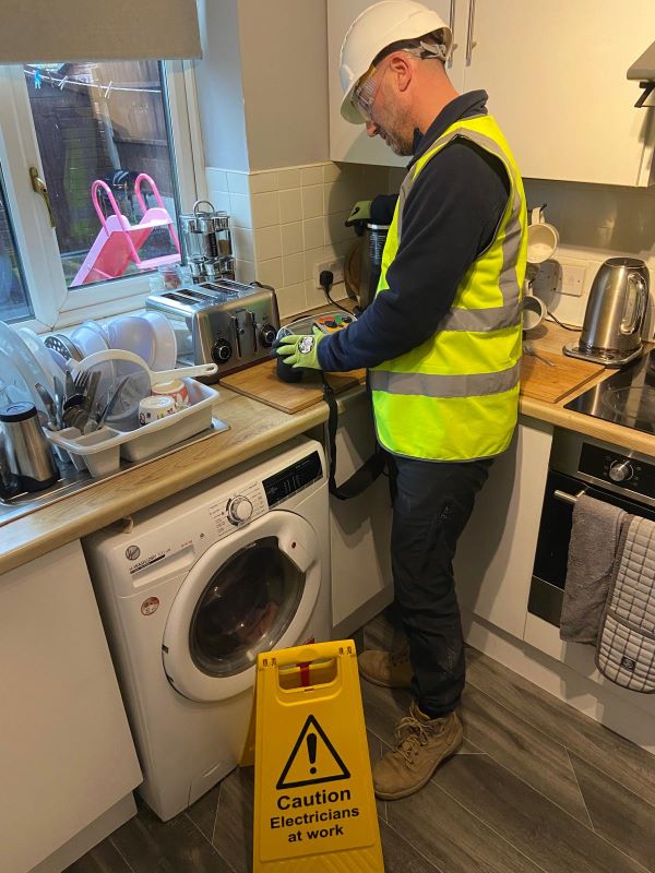 LJR Electrical homepage